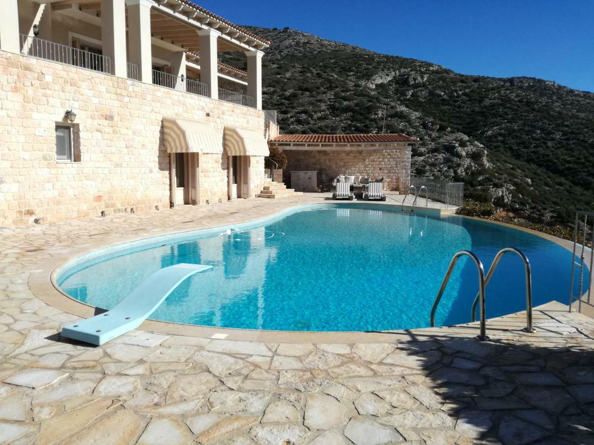 Villa Endless Blue